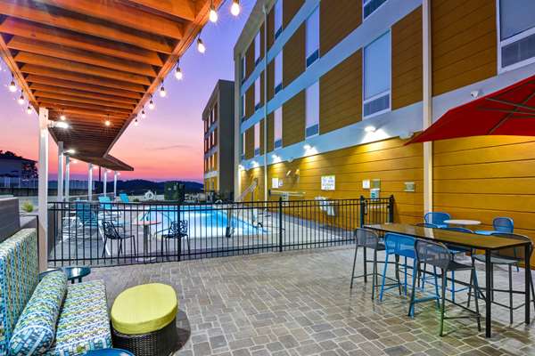 Pool - Home2 Suites by Hilton Hot Springs