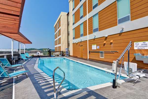 Pool - Home2 Suites by Hilton Hot Springs