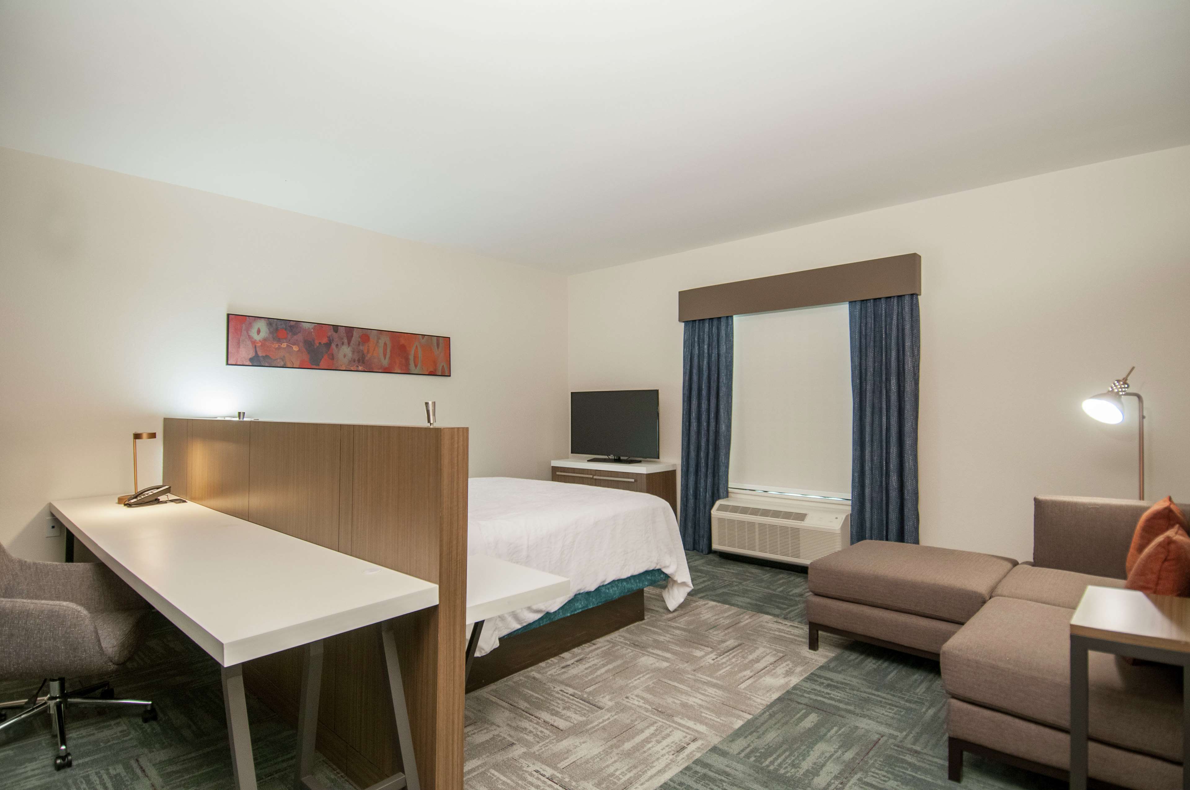 Hilton Garden Inn Jackson/Clinton Room Type - 1 KING BED JR SUITE