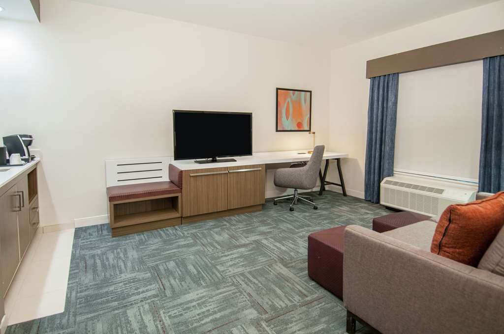 Hilton Garden Inn Jackson/Clinton - Tap to explore photos