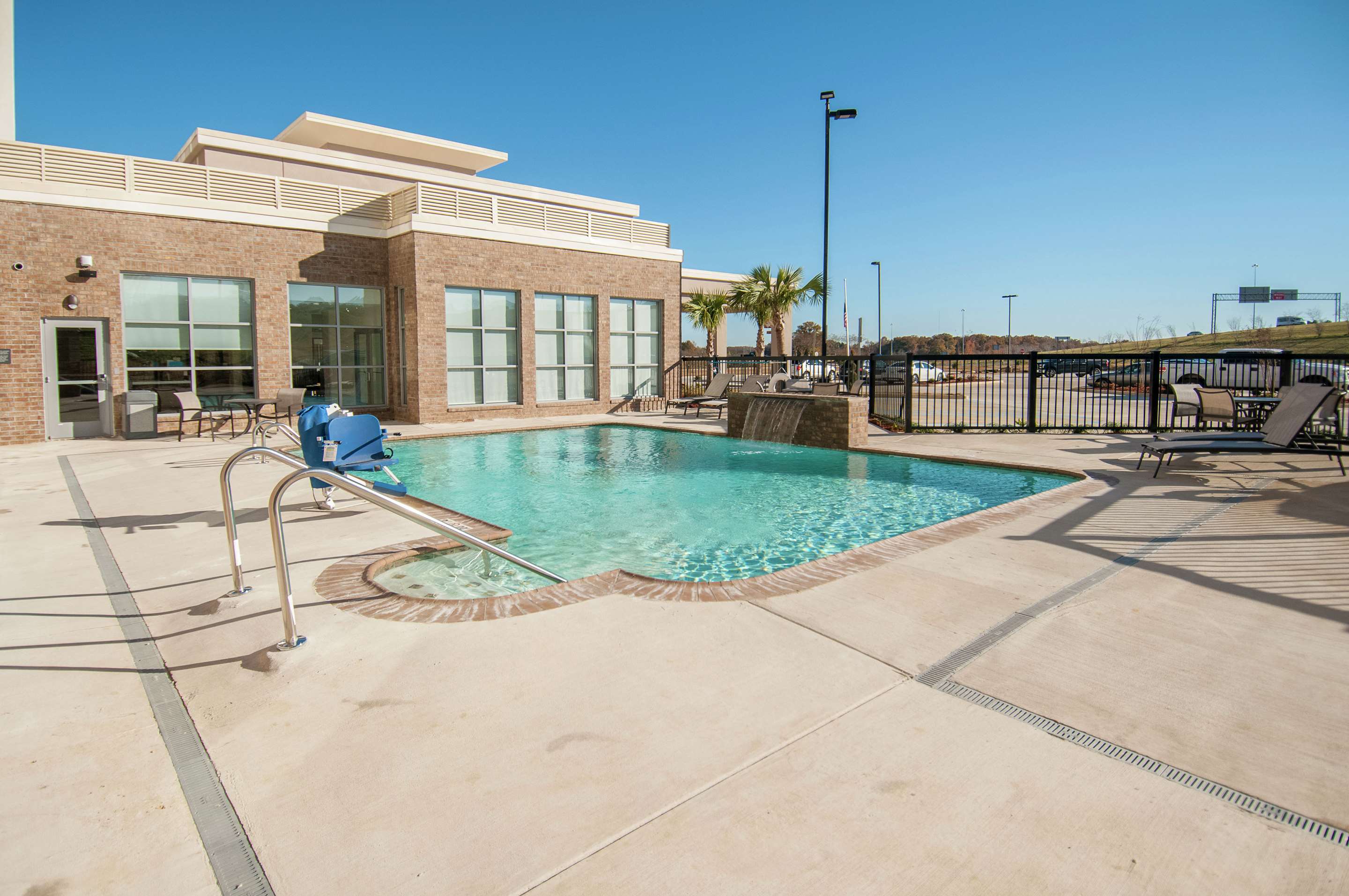 Pool | Hilton Garden Inn Jackson/Clinton