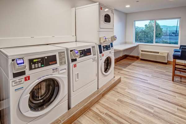  - Hampton Inn Vallejo - CA 37, Exit 20