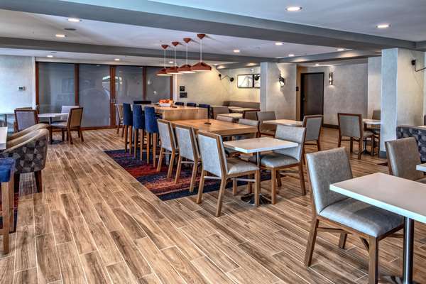 Amenities - Hampton Inn Vallejo - CA 37, Exit 20