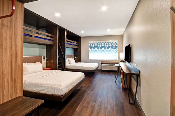  - Tru by Hilton Hotel Factory Outlets Pigeon Forge