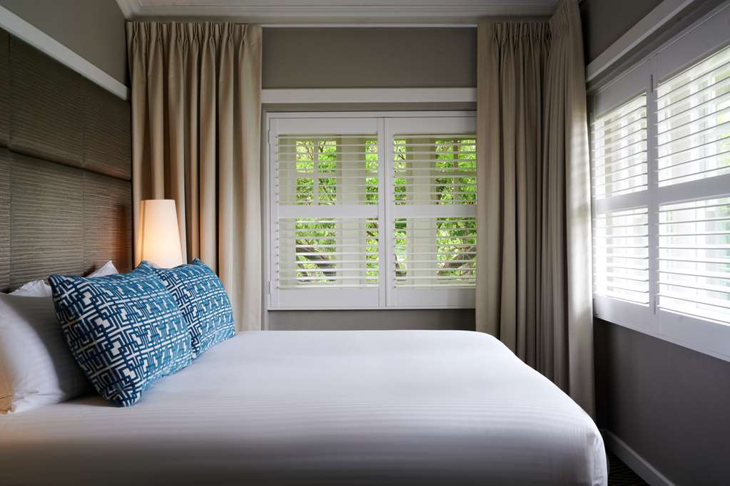 Hotel Kurrajong Canberra-guestroom-Guest Room,Suite,On-Site.jpg