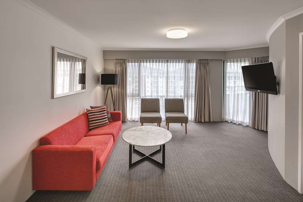 Adina Canberra James Court-guestroom-Guest Room,On-Site.jpg