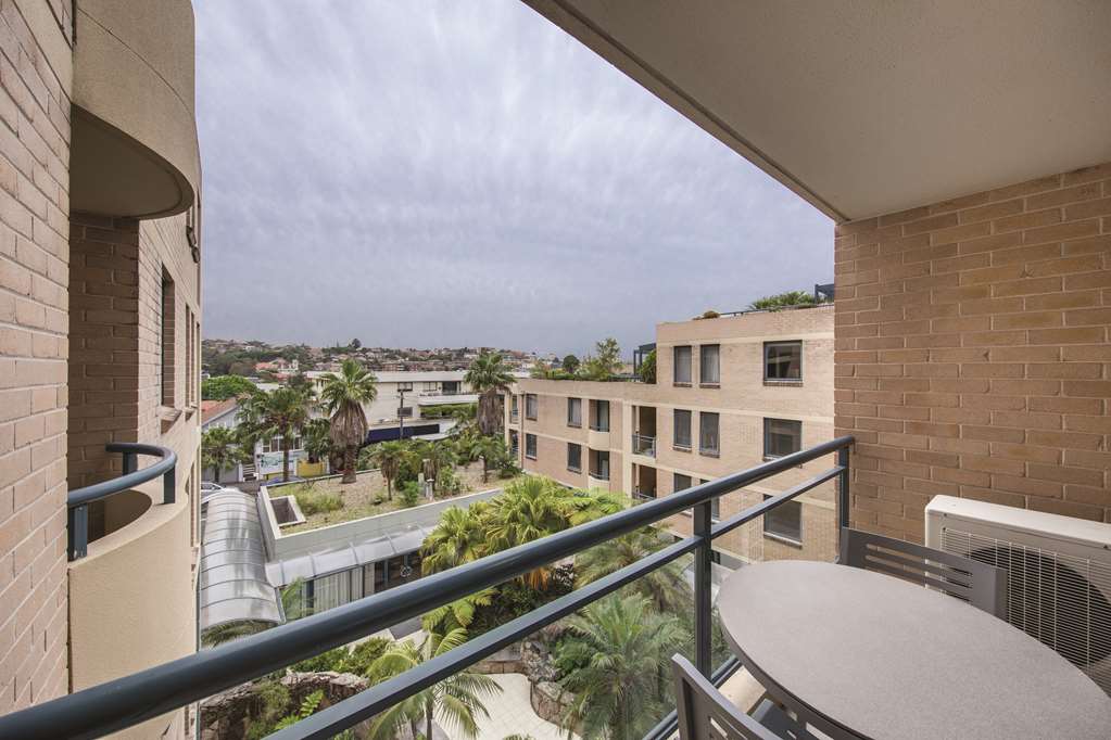 Adina Coogee Sydney-guestroom-Guest Room,On-Site.jpg