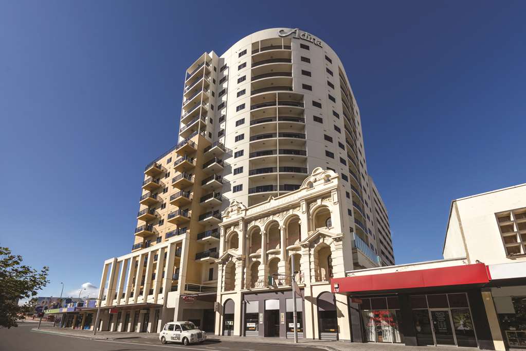 Adina Apartment Hotel Barrack Plaza