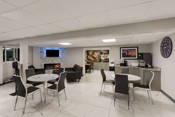 Restaurant - SureStay Hotel by Best Western Presque Isle