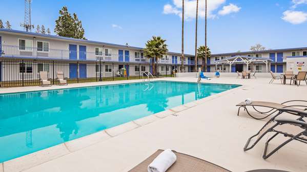 Pool - SureStay Plus Hotel by Best Western Sacramento