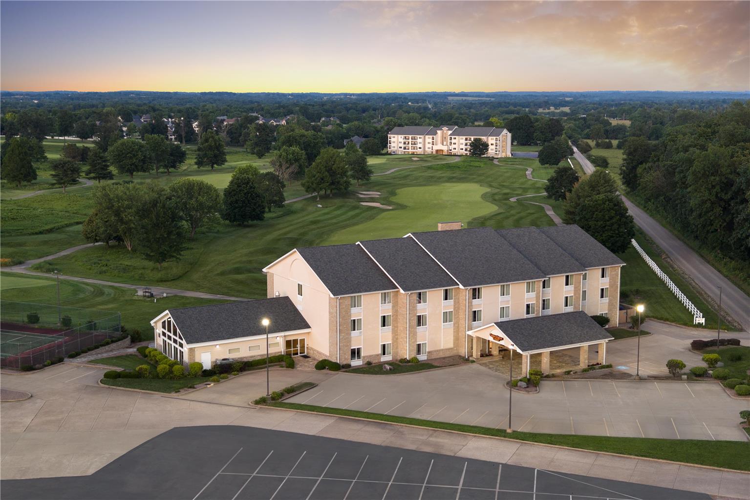 Crown Pointe Lodge, BW Signature Coll.