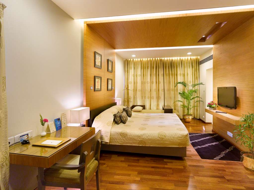 KENILWORTH HOTEL KOLKATA-guestroom-Guest Room,Suite,On-Site.jpg