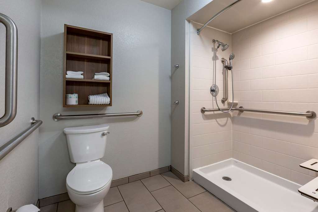 MAINSTAY SUITES COEUR DALENE-guestroom-Guest Room,Bathroom,On-Site.jpg