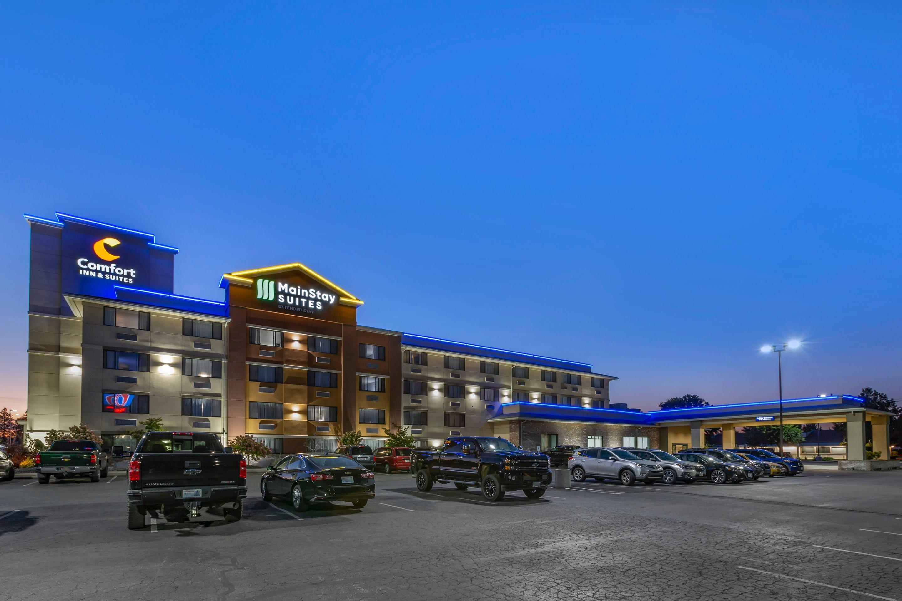 Hotel Parking Area | MainStay Suites I-90 City Center