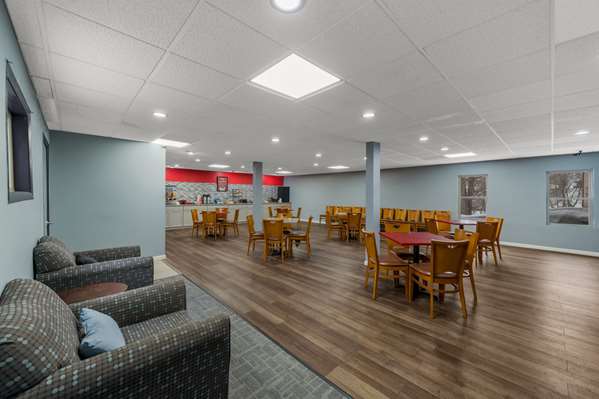 Amenities - Econo Lodge Iron Mountain