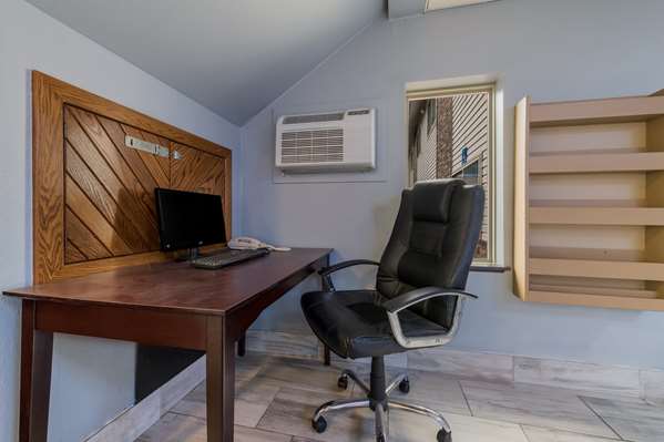 Conference Area - Econo Lodge Iron Mountain