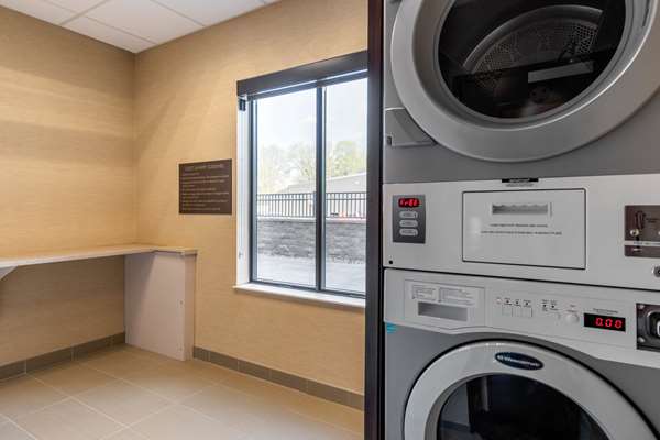 Amenities - Comfort Inn & Suites Schenectady