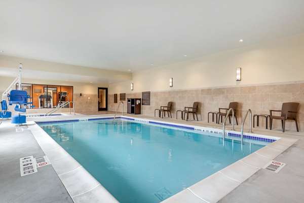 Pool - Comfort Inn & Suites Schenectady