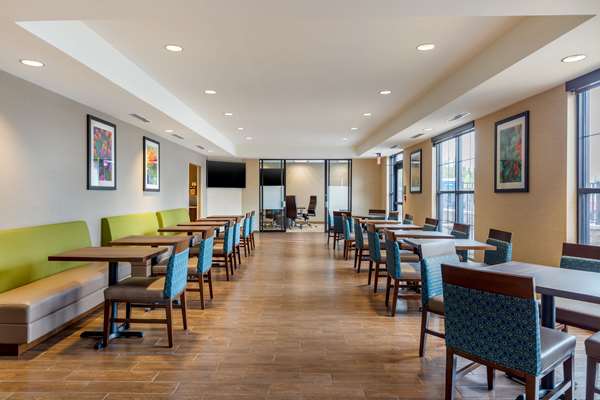 Amenities - Comfort Inn & Suites Schenectady
