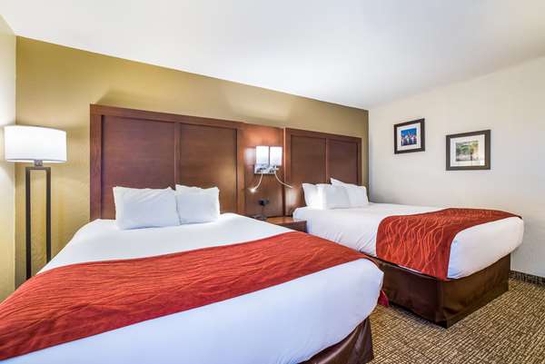  - Comfort Inn & Suites Fairborn - I-675, Exit 22