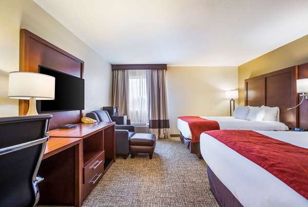  - Comfort Inn & Suites Fairborn - I-675, Exit 22