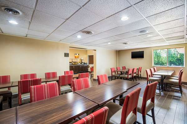 Amenities - Comfort Inn & Suites Fairborn - I-675, Exit 22