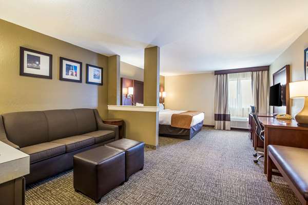 Suite - Comfort Inn & Suites Fairborn - I-675, Exit 22