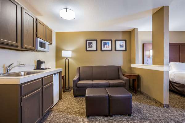 Suite - Comfort Inn & Suites Fairborn - I-675, Exit 22
