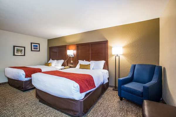  - Comfort Inn & Suites Fairborn - I-675, Exit 22