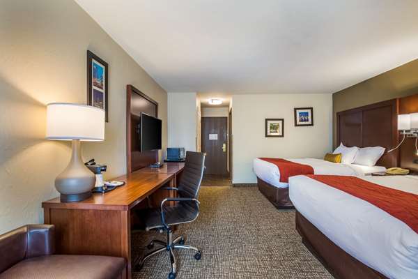  - Comfort Inn & Suites Fairborn - I-675, Exit 22
