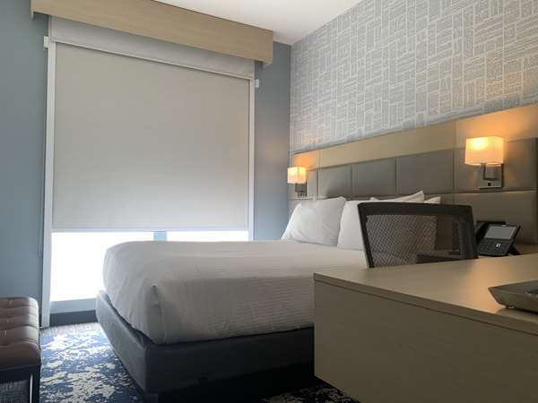 1 Queen Bed, Non-Smoking, Ground Floor, Desk, Wi-Fi