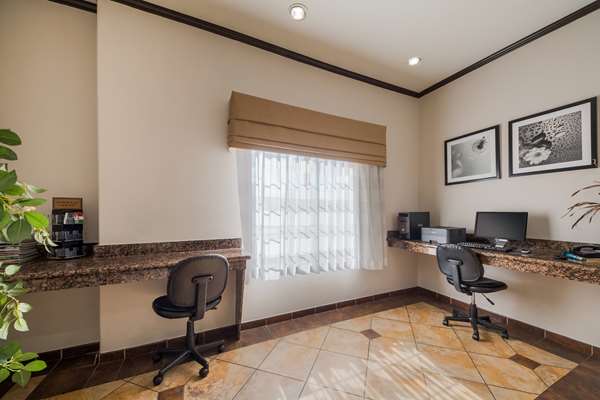 Conference Area - SureStay Plus Hotel by Best Western Seaworld San Antonio