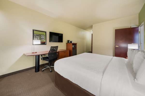  - SureStay Plus Hotel by Best Western Seaworld San Antonio