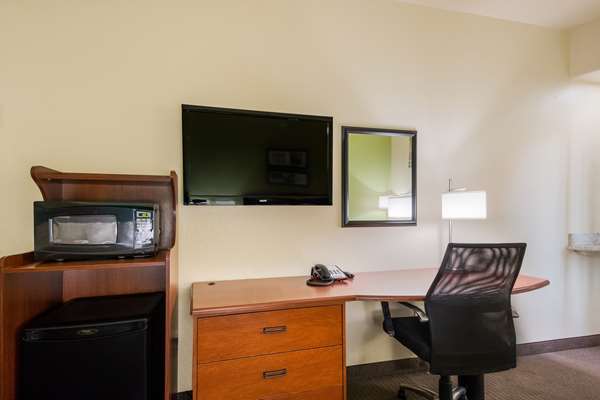  - SureStay Plus Hotel by Best Western Seaworld San Antonio