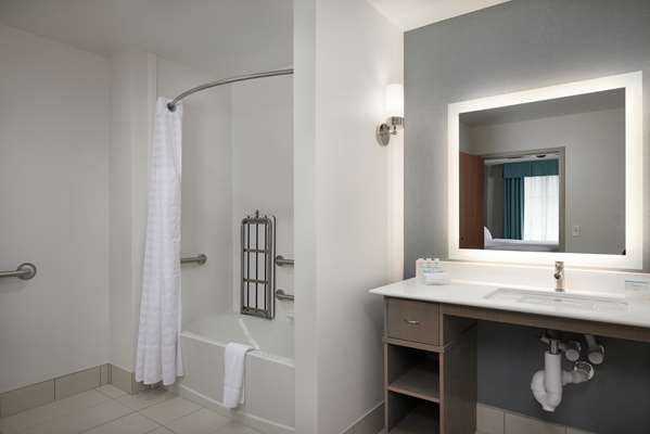  - Homewood Suites by Hilton Midtown Cincinnati - I-71, Exit 8 & 8A