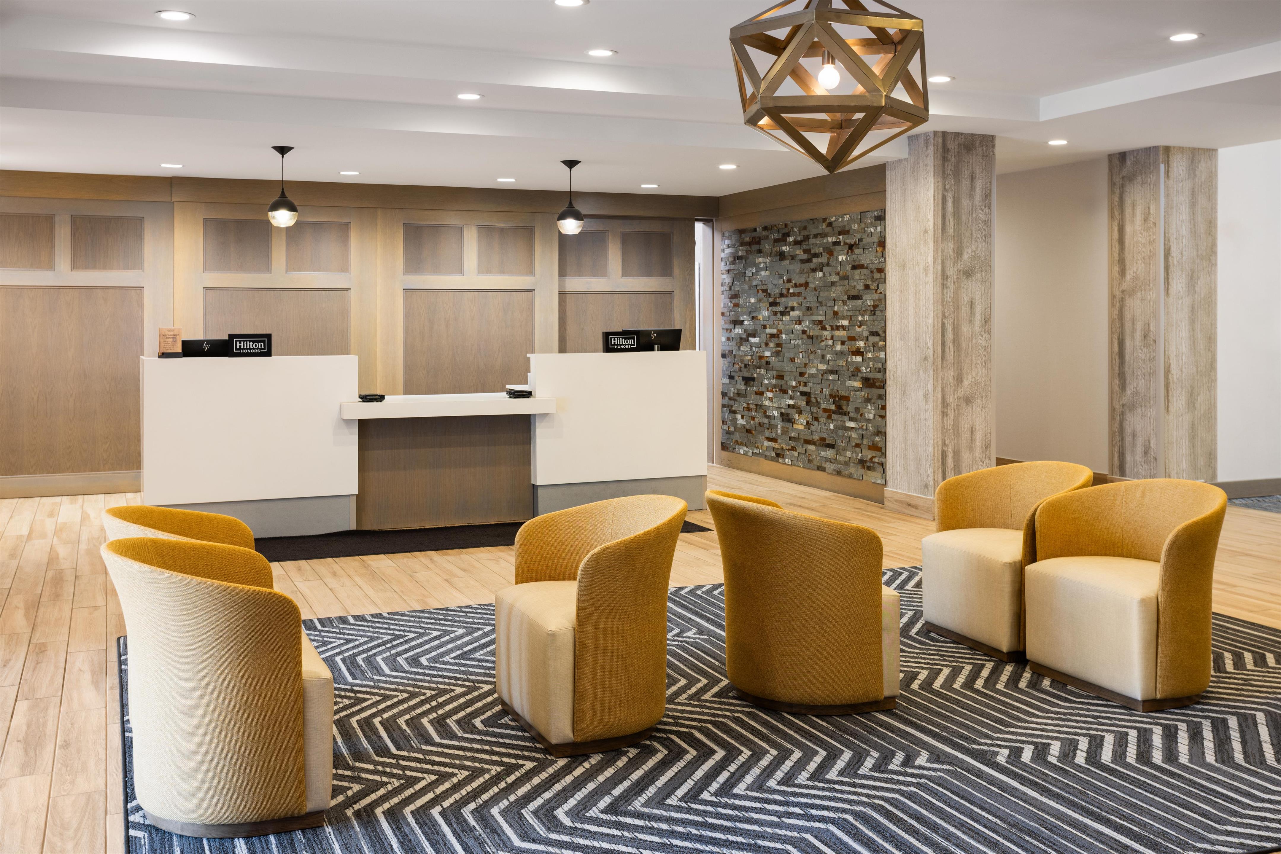Lobby | Homewood Suites by Hilton Cincinnati-Midtown, OH