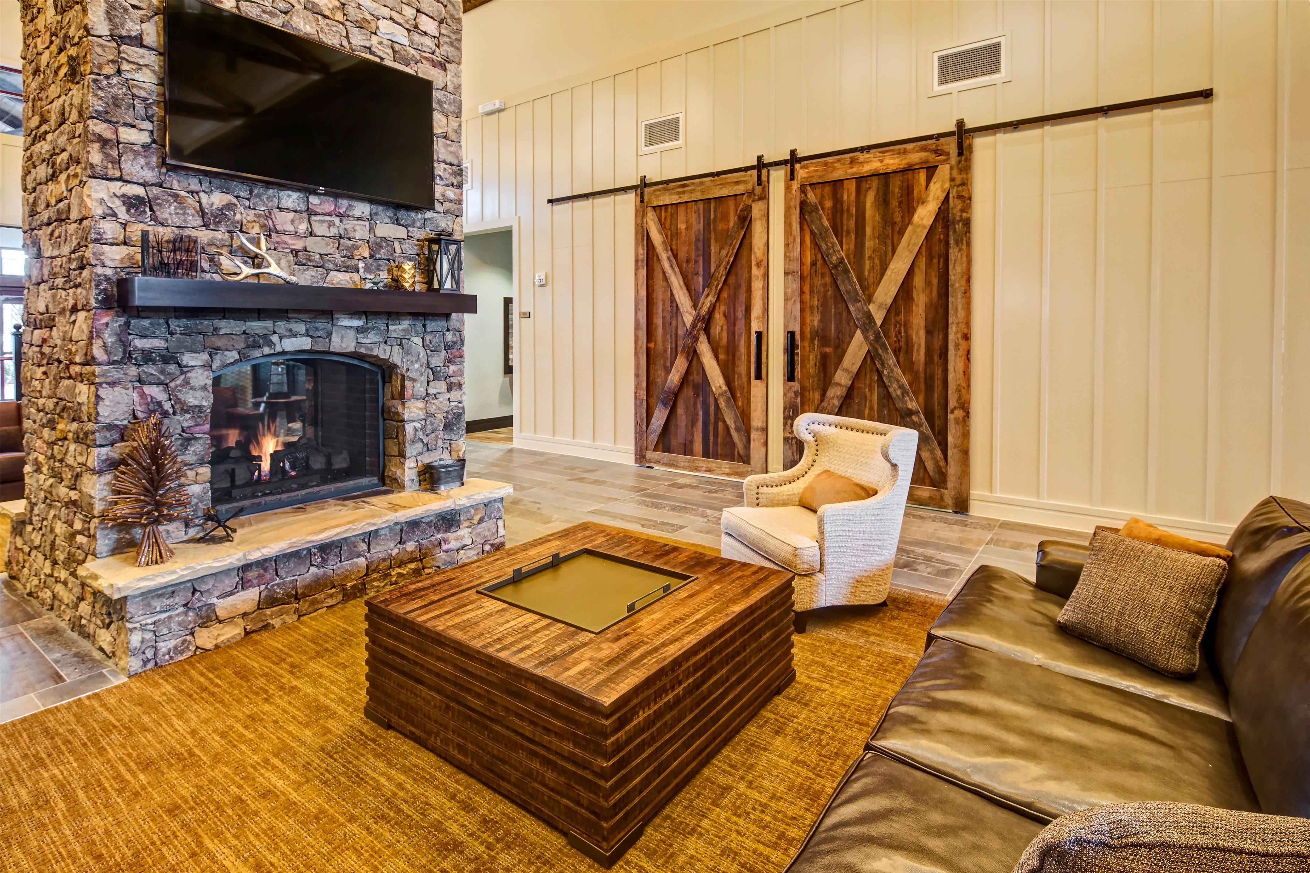 Lobby | Black Fox Lodge Pigeon Forge, Tapestry Collection by Hilton