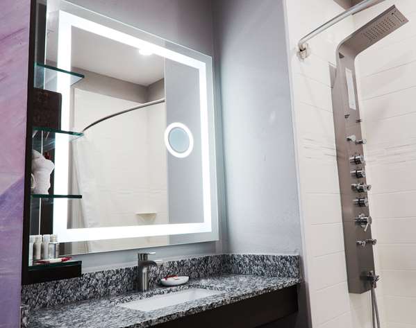 Suite - Hotel Manhattan New Caney