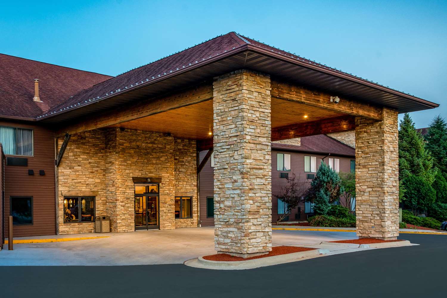 Riverview Inn & Suites Rockford, IL See Discounts