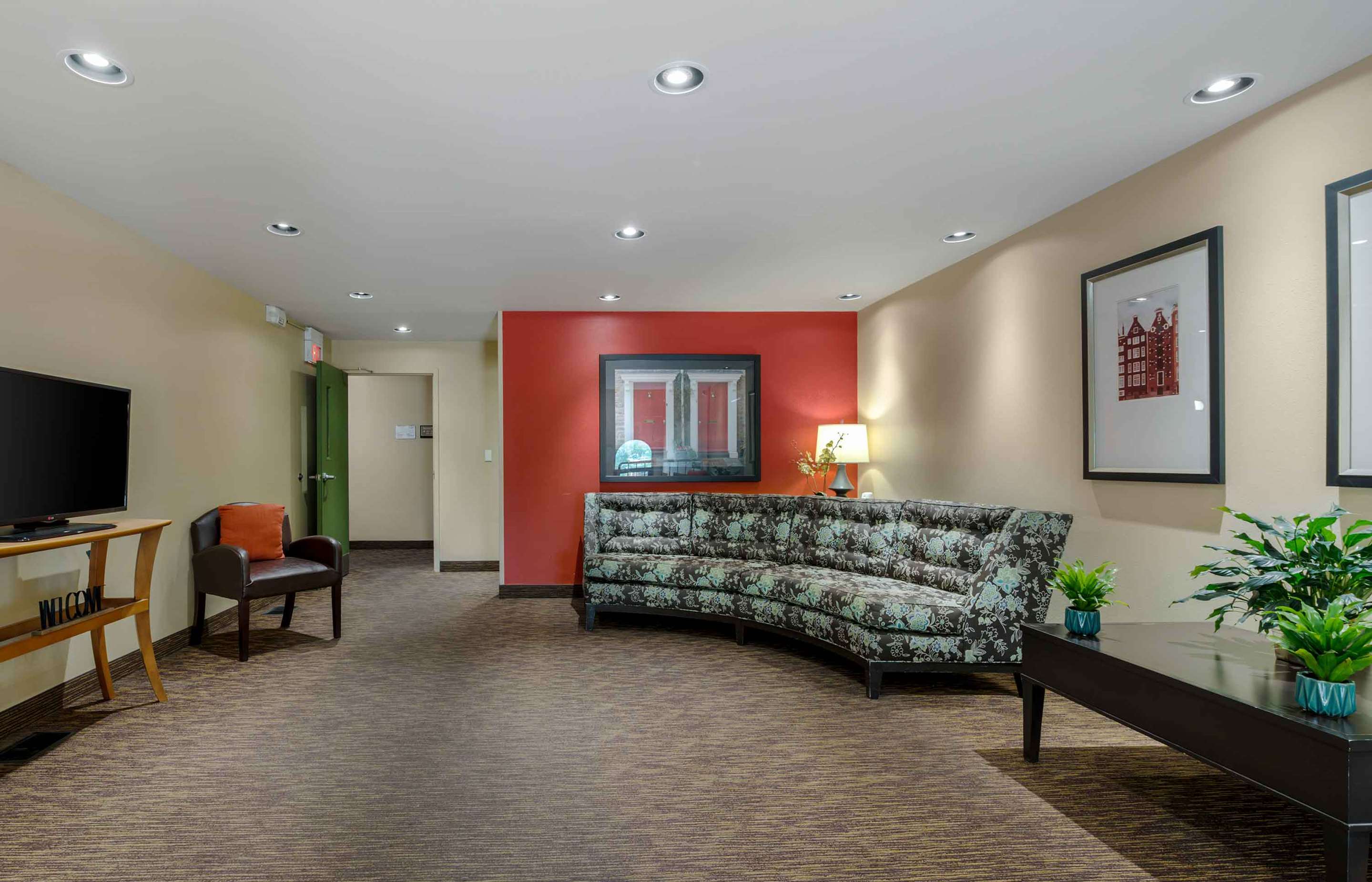 Lobby and Guest Check-in | Extended Stay America Suites - Dayton - South