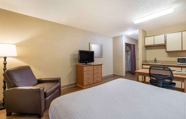  - Extended Stay America Suites Keystone Indianapolis - I-465, Exit 33
