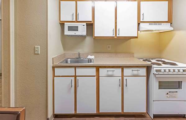  - Extended Stay America Suites Wendover Greensboro - I-40, Exit 214