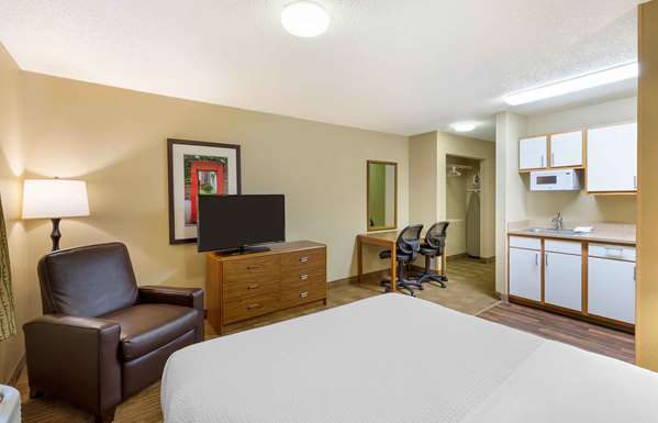  - Extended Stay America Suites Wendover Greensboro - I-40, Exit 214