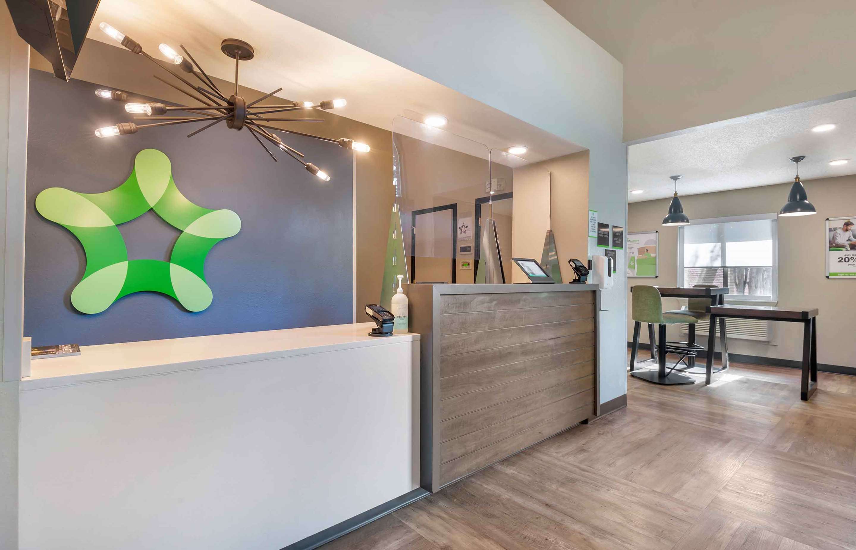 Lobby and Guest Check-in | Extended Stay America Suites - Charlotte - University Place - E McCullough Dr