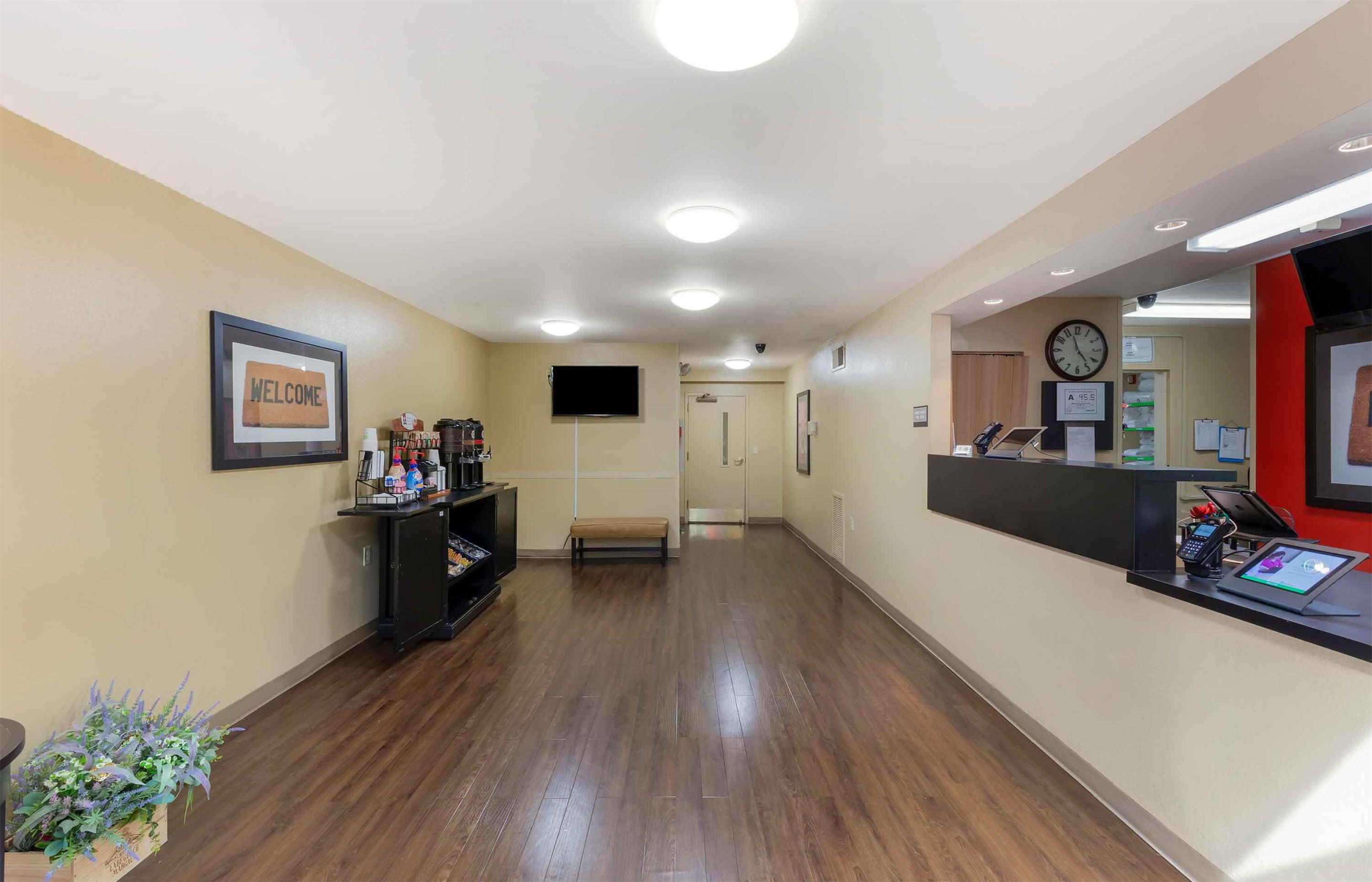 Lobby and Guest Check-in | Extended Stay America Suites North Raleigh Wake Towne Dr