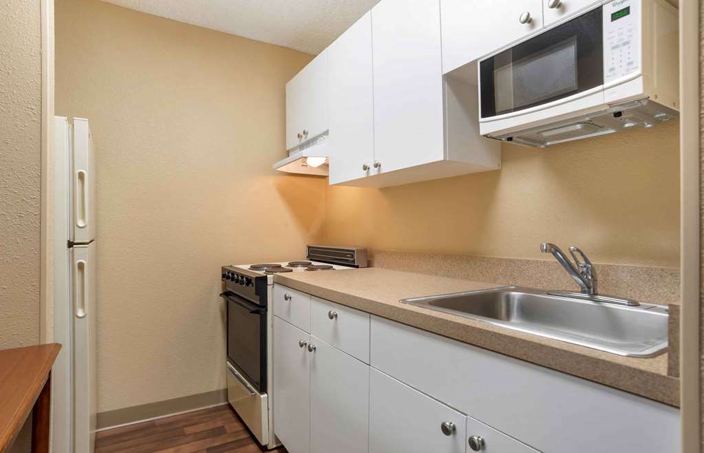 EXTENDED STAY AMERICA SUITES-guestroom-Guest Room,Kitchen/Kitchenette,On-Site.jpg