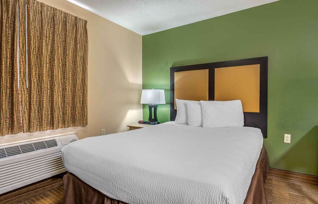 EXTENDED STAY AMERICA SUITES-guestroom-Guest Room,On-Site.jpg
