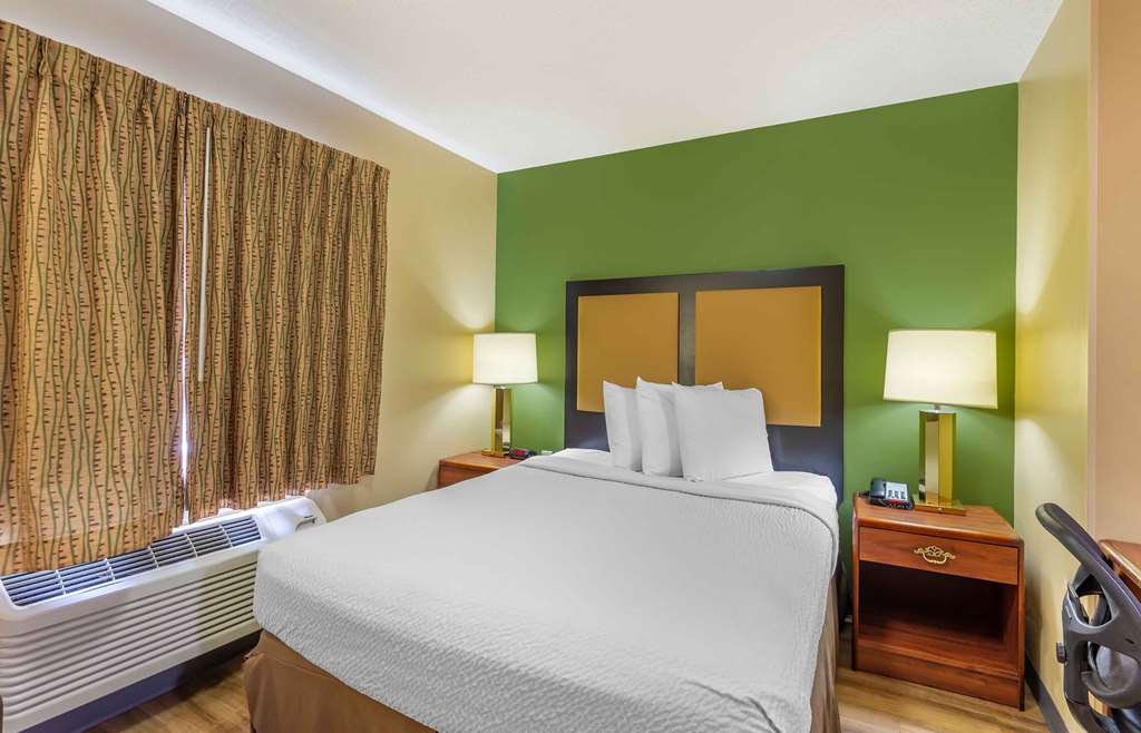 EXTENDED STAY AMERICA SELECT-guestroom-Guest Room,On-Site.jpg