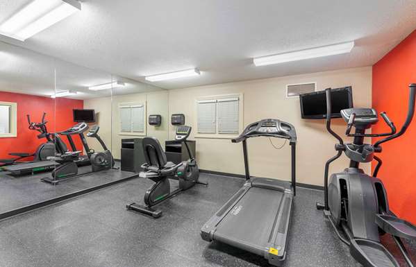 Fitness/ Exercise Room - Extended Stay America Suites Middleburg Heights - I-71, Exit 235