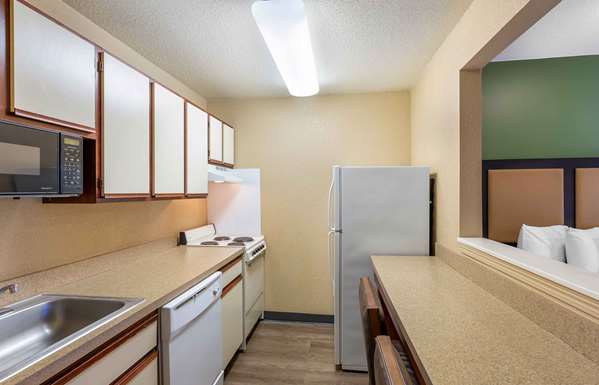  - Extended Stay America Suites Middleburg Heights - I-71, Exit 235